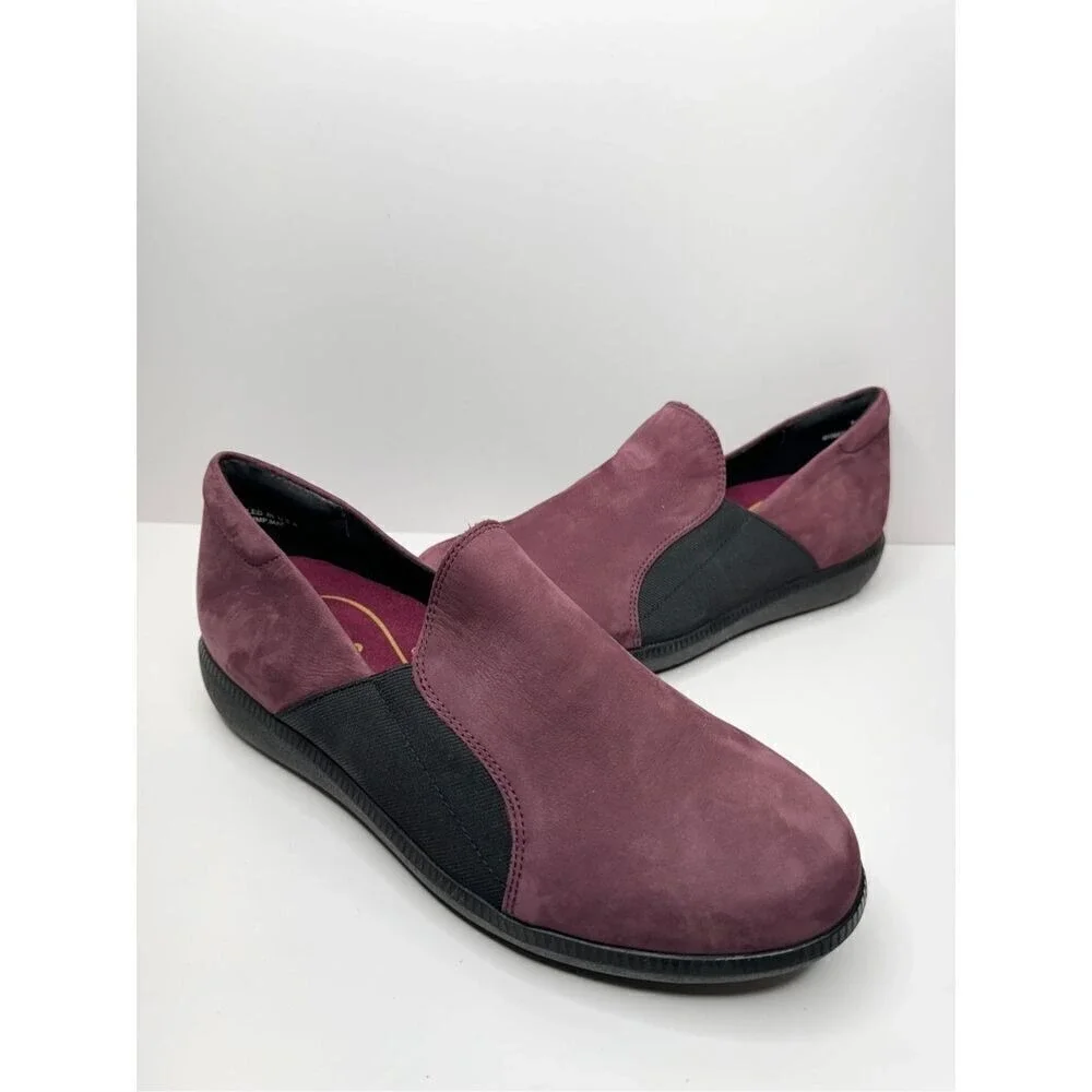 Munro American Gabbie Plum Purple Leather Suede Slip On Loafers Size 10.5 Wide
